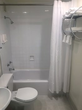 Standard Room, 1 Queen Bed
