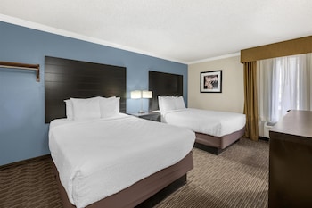 Standard Room, 2 Queen Beds, Accessible, Bathtub