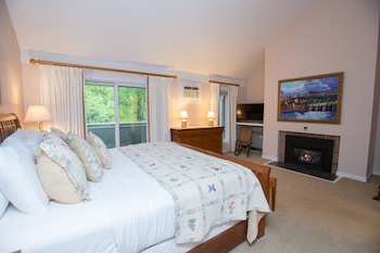 Three Bedroom Resort Home 327A
