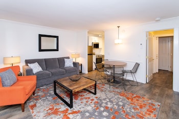 One Bedroom Resort Home 463
