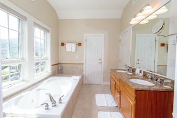 Three Bedroom Resort Home 622A