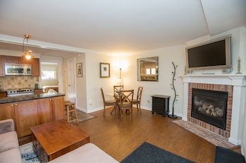 One Bedroom Resort Home 466