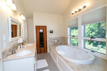Three Bedroom Resort Home 450A