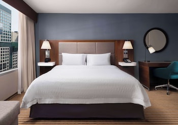 Room, 1 King Bed, Refrigerator
