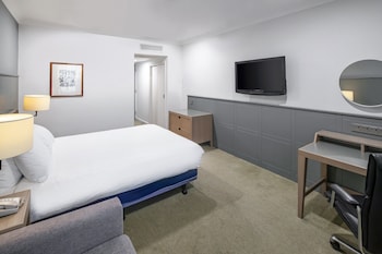 Premium Room, 1 Queen Bed with Sofa bed