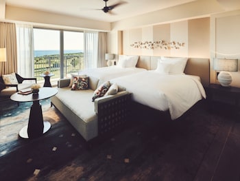 Club Room, 2 Twin Beds, Ocean View (High Floor)