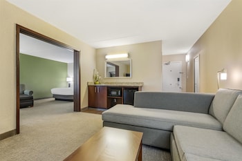 Suite, 2 Queen Beds, Non Smoking (with Sofabed)