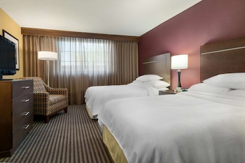 Suite, 2 Double Beds, Accessible, Bathtub (Mobility & Hearing)