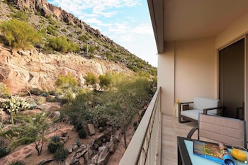 Room, 2 Double Beds, Mountain View