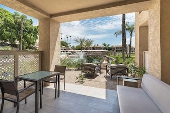 Suite, 1 Bedroom, Kitchenette, Pool View (Pool View)
