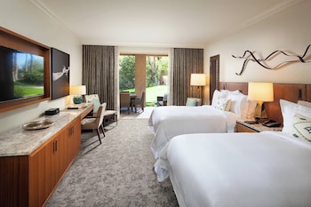 Room, 2 Double Beds, Mountain View