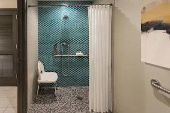 Deluxe Room, 1 King Bed (Mobility Accessible, Transfer Shower)