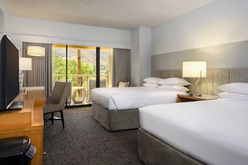 Room, 2 Queen Beds, Pool View (Balcony)