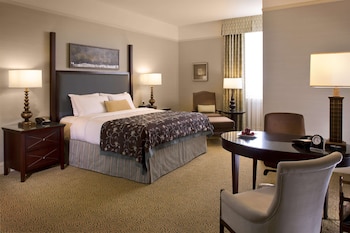 Deluxe Room, 1 King Bed, City View