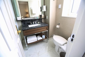 Signature Room, 1 King Bed
