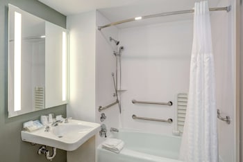 One King Bed, Accessible