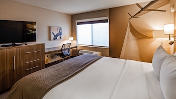 Traditional Room, 1 King Bed, City View