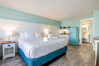 Junior Studio Suite, 1 King Bed, Kitchenette