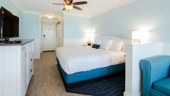 Standard Room, 1 King Bed