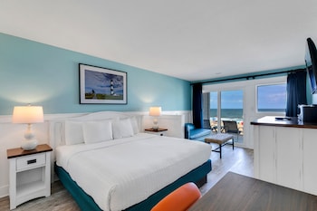 Superior Room, 1 King Bed, Ocean View, Beachside