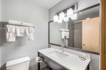 Suite, 1 King Bed, Jetted Tub
