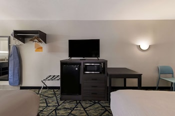 Room, 2 Double Beds, Accessible, Smoking