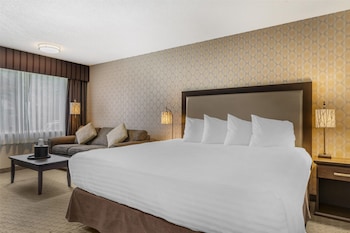 Suite, 2 Queen Beds, Non Smoking, Refrigerator & Microwave