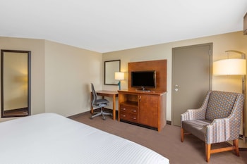 Room, 2 Double Beds, Non Smoking, Patio