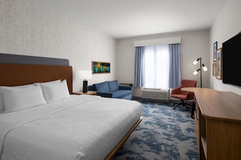 Suite, 1 King Bed, Accessible, Non Smoking