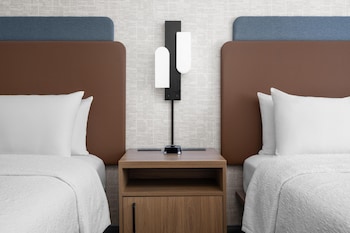Two queen beds non smoking