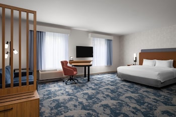 Suite, 1 King Bed, Accessible, Non Smoking