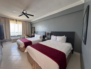 Room, 2 Queen Beds, Non Smoking, Ocean View
