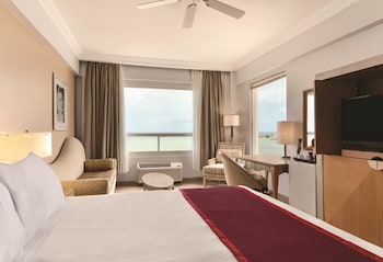 Deluxe Suite, 1 King Bed, Non Smoking (Junior)