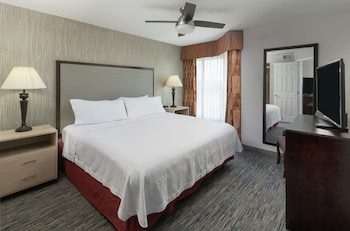 One King Bed, Non-Smoking, with Fireplace