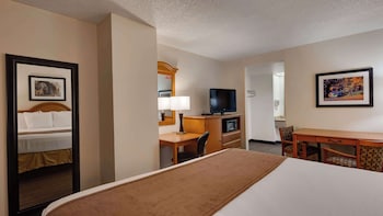 Standard Room, 1 King Bed, Non Smoking, Refrigerator & Microwave