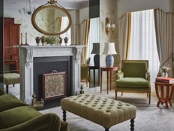 Suite (Belgravia)