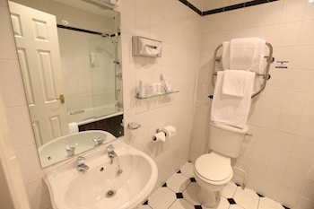 Superior Double Room, Ensuite, City View (Victoria Room 4 Poster)
