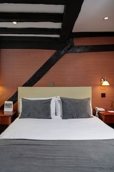 Standard Double Room, Ensuite, City View