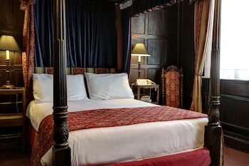 Superior Double Room, Ensuite, City View (Victoria Room 4 Poster)