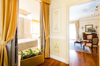 Presidential Suite, Terrace (Puccini)