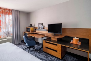Room, 1 King Bed, Hearing Accessible