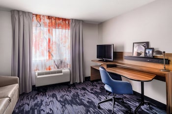 Suite, 1 Bedroom, Hearing Accessible (Accessible Bathtub & Roll-in Shower)