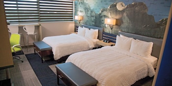 Standard Room, 2 Queen Beds, Non Smoking, City View