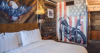 Standard Room, 1 King Bed, Non Smoking, Refrigerator