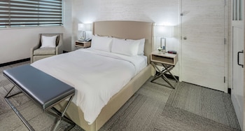 Suite, 1 King Bed, Non Smoking, Refrigerator (Living Room;with Sofabed)