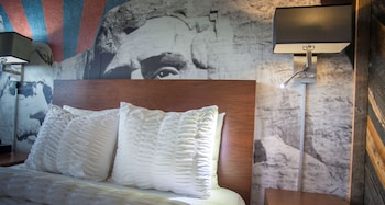 Standard Room, 2 Queen Beds, Non Smoking, Refrigerator
