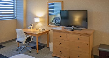 Standard Room, 1 King Bed, Accessible, Non Smoking