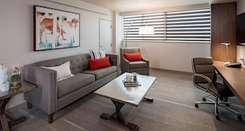 Suite, 1 King Bed, Non Smoking, Jetted Tub