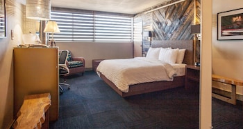 Standard Room, 1 King Bed, Non Smoking, Refrigerator