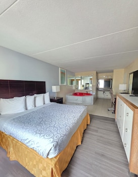 Single Room, 1 King Bed, Non Smoking, Jetted Tub